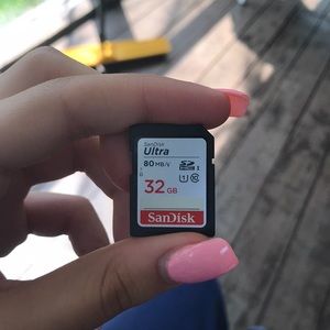 32 GB Sandisk SD Card